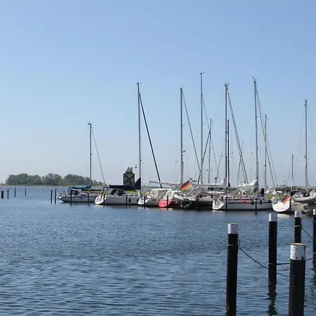 Apartment Luettes Glueck In Lemkenhafen